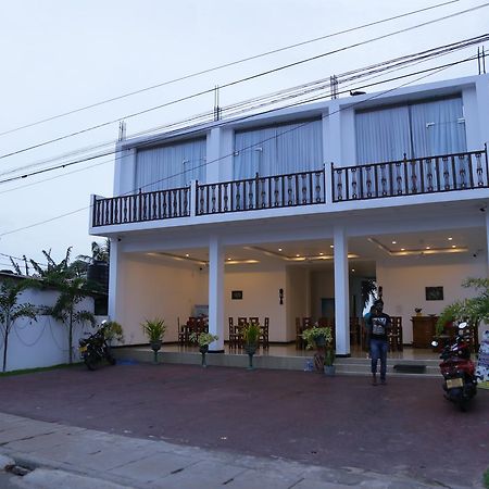 Lochana Beach Hotel Ettukala ภายนอก รูปภาพ
