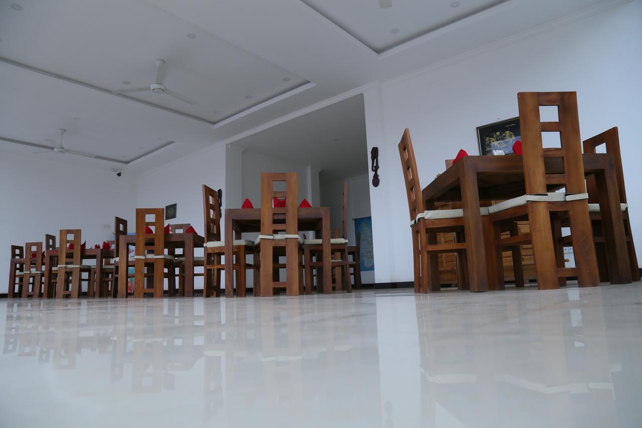 Lochana Beach Hotel Ettukala ภายนอก รูปภาพ
