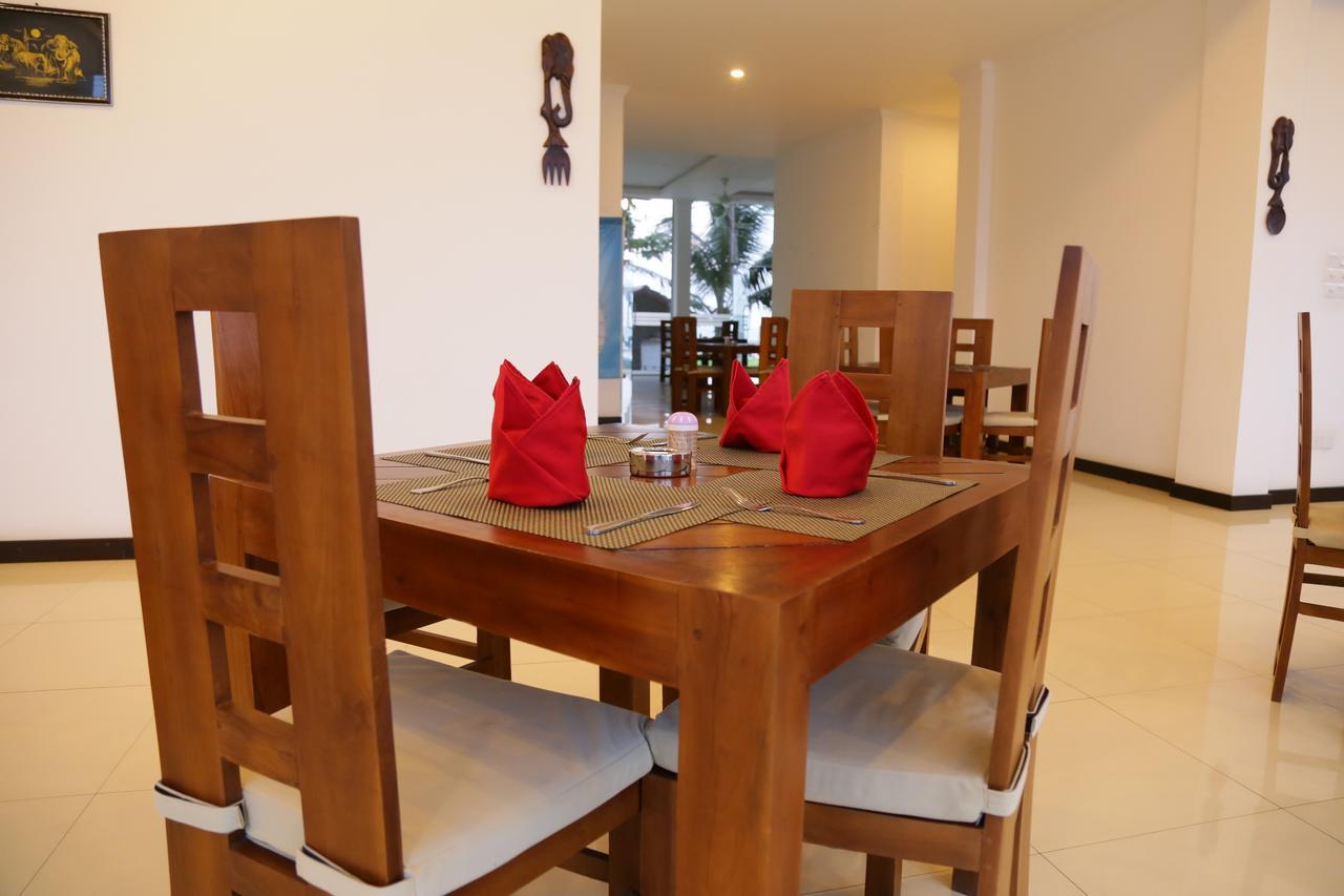Lochana Beach Hotel Ettukala ภายนอก รูปภาพ