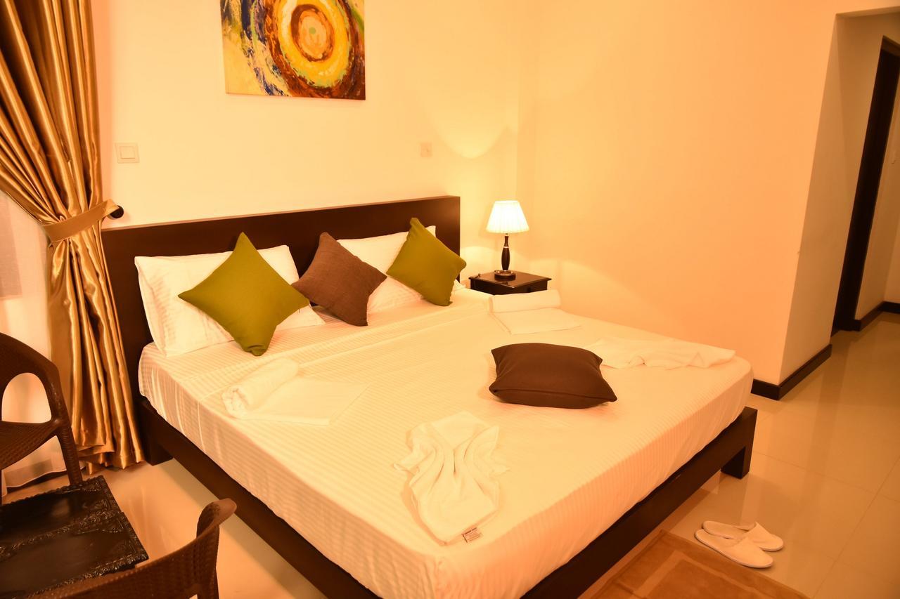 Lochana Beach Hotel Ettukala ภายนอก รูปภาพ