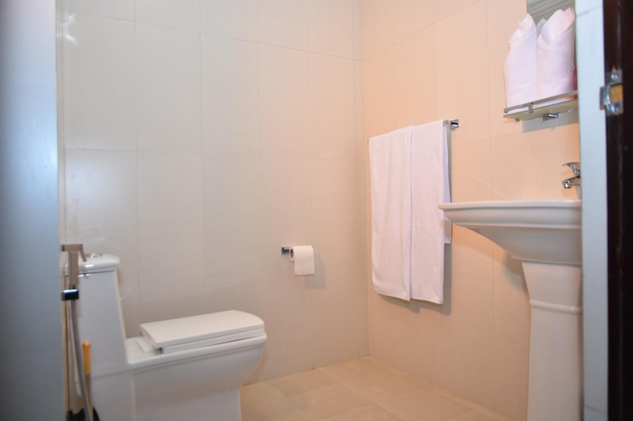 Lochana Beach Hotel Ettukala ภายนอก รูปภาพ